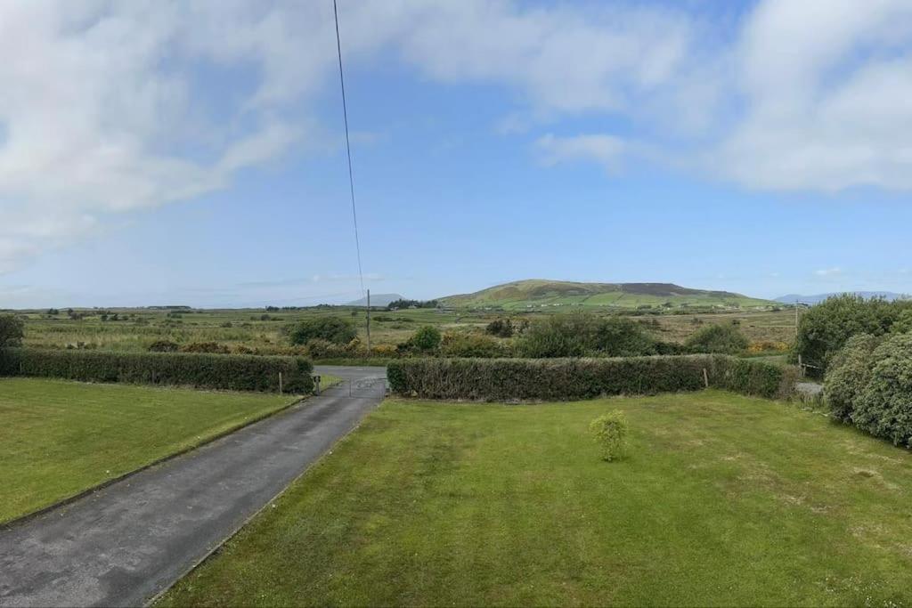 Rosie'S Pad Villa Louisburgh Exterior photo